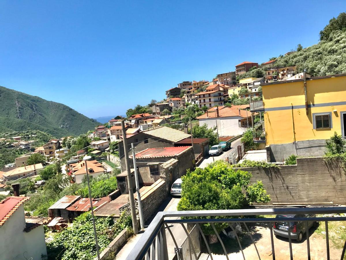 B&B Donnamaria Pimonte Bagian luar foto