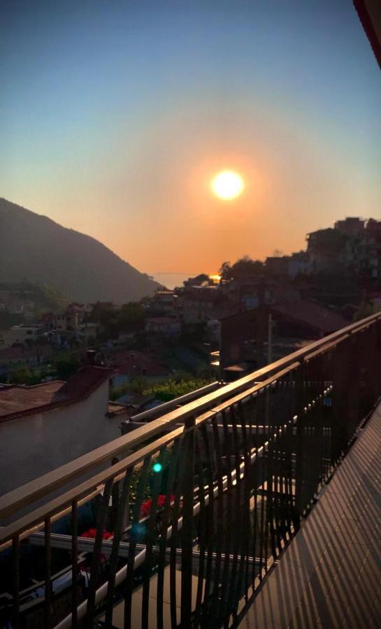 B&B Donnamaria Pimonte Bagian luar foto